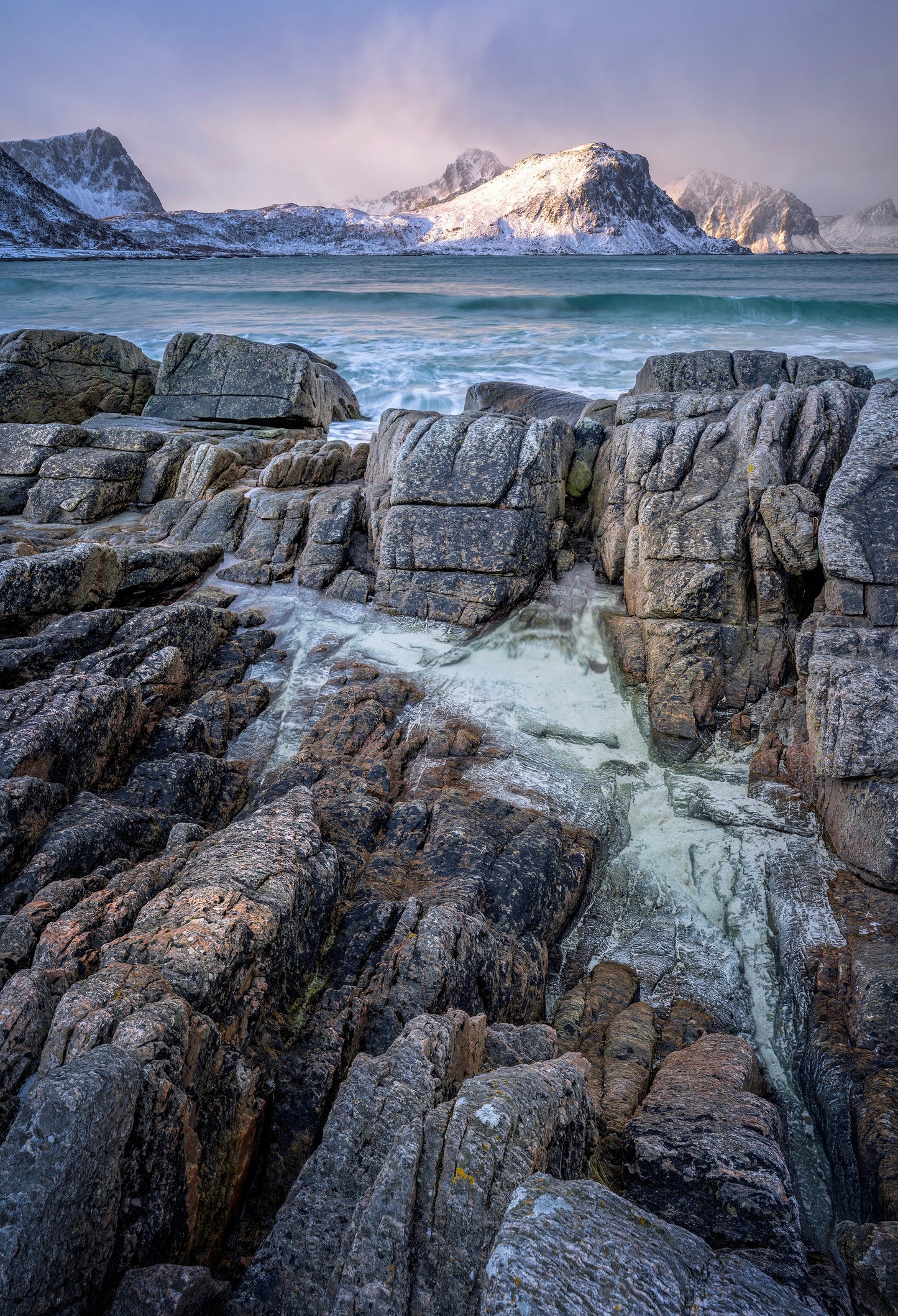 Lofoten Photography Workshop - 8th to 14th March 2025 - 6 nights B&B/5 days tuition