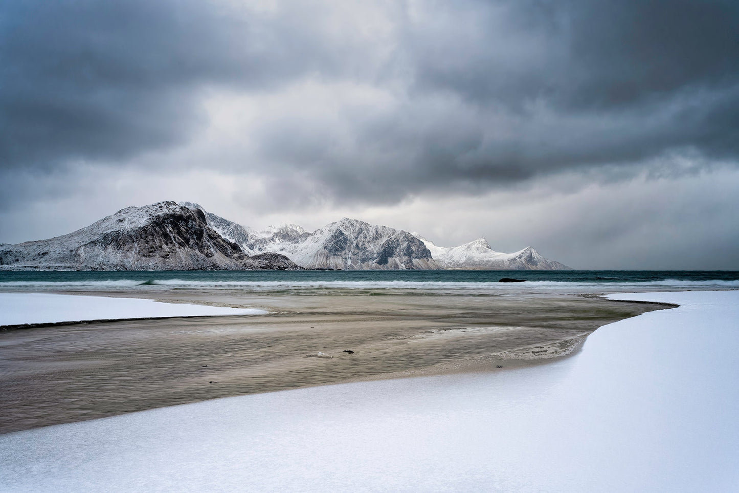 Lofoten Photography Workshop - 8th to 14th March 2025 - 6 nights B&B/5 days tuition